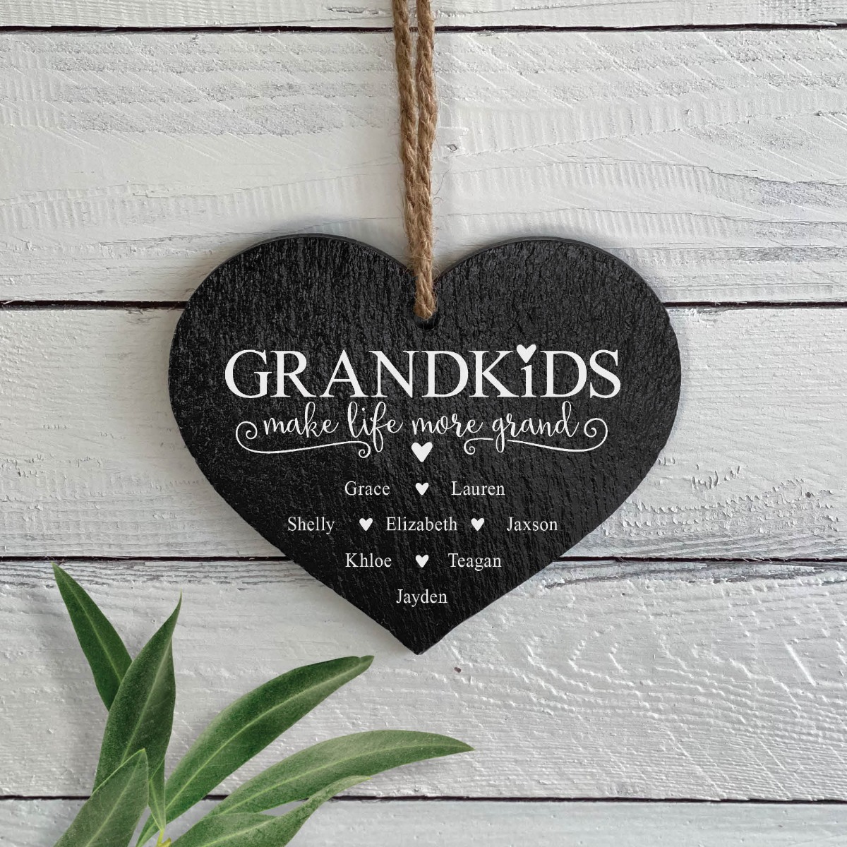 Grandkids hanging heart slate with names 